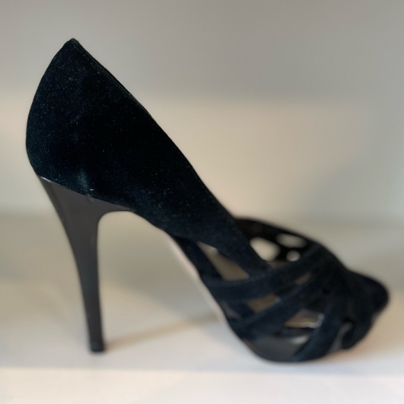 Steve Madden Black Heels, Size 6 1/2 - Picture 2 of 4